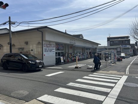 ウエルシアダックス京都衣笠店　徒歩2分　150ｍ