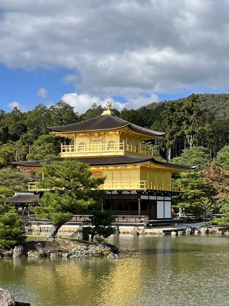 金閣寺　徒歩3分　220ｍ