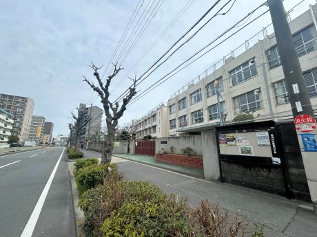 東淀中学校まで1300m　徒歩17分