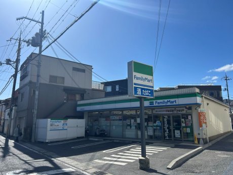 ファミリーマート大津膳所駅前店まで624m　徒歩8分