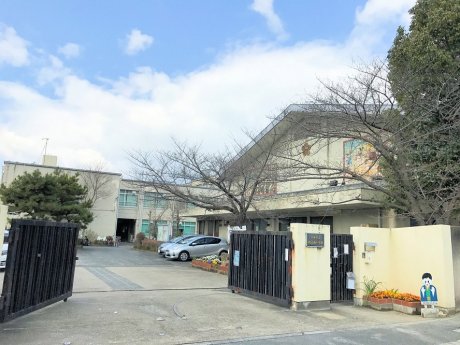 桃山南小学校　徒歩9分
