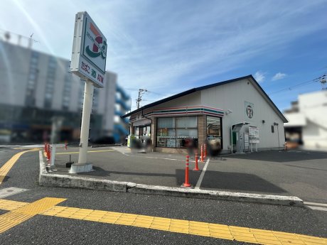 セブンイレブン　千代原口店　徒歩3分(240ｍ)