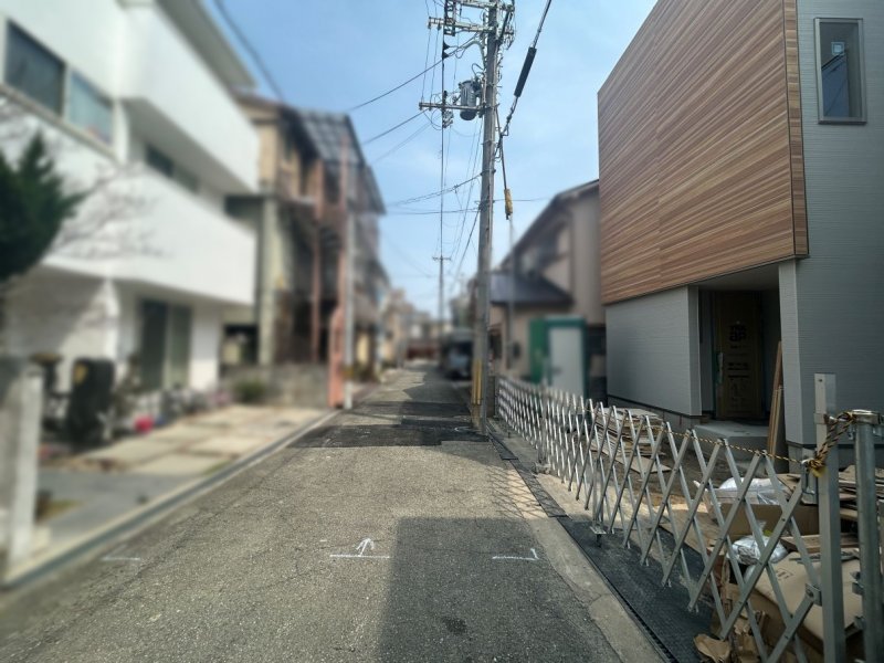 前面道路含む現地外観写真(2026年3月)