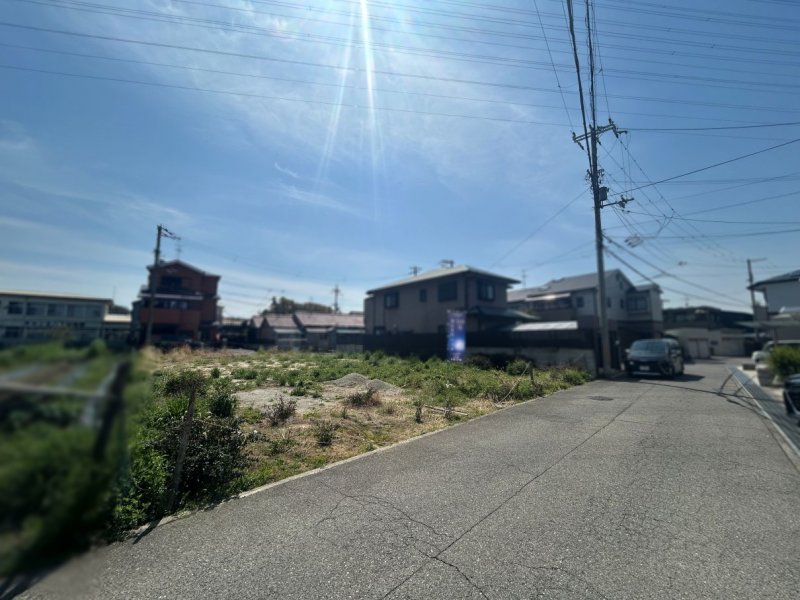 1号地　前面道路含む土地写真