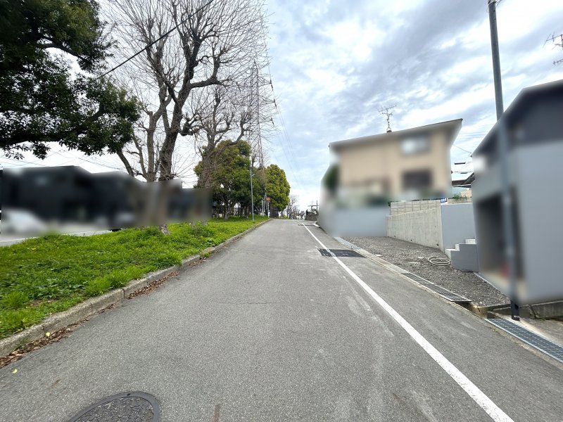 前道(東向)広々６ｍ