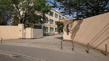 京都市立西京極中学校まで447m　徒歩約6分