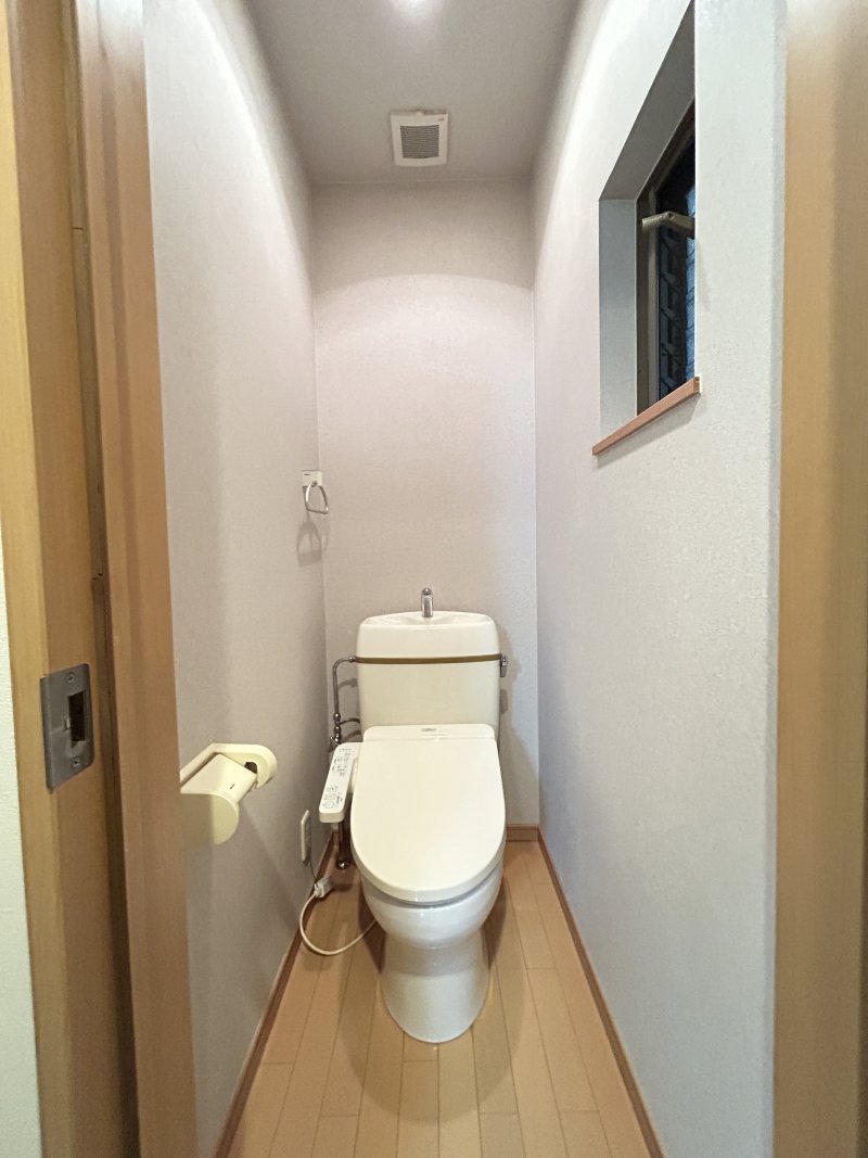 1階・2階ともにウォシュレット付きトイレ♪朝の混雑時に家族が分散して使用できます。