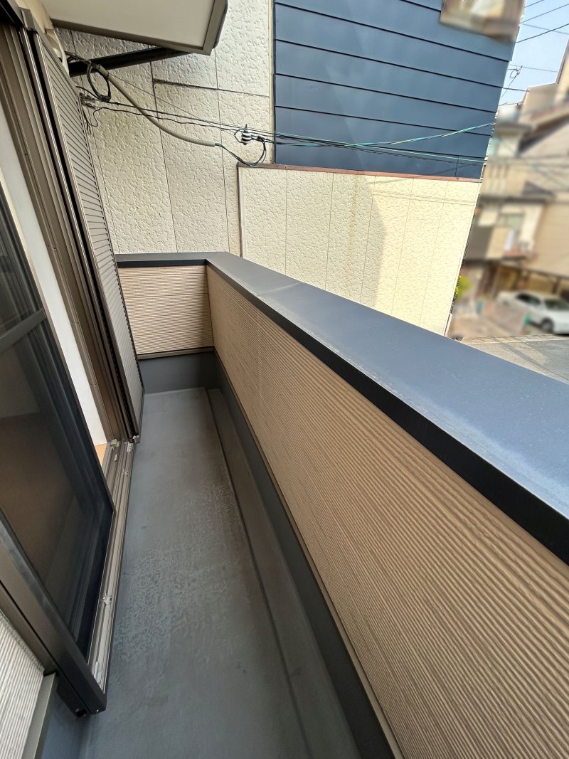 2階バルコニーにはご家族の洗濯物を干して、洗濯物が多い日には3階バルコニーも活用できます！