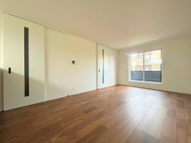 【LDK16.2帖】外からの視線が気になりにくい2階LDK。16.2帖の開放的な空間。