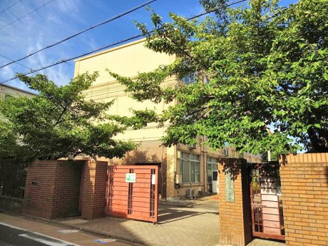 京都市立紫野小学校：徒歩1分（50ｍ）