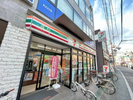 セブン-イレブン 高槻城北通り店　徒歩9分　650ｍ