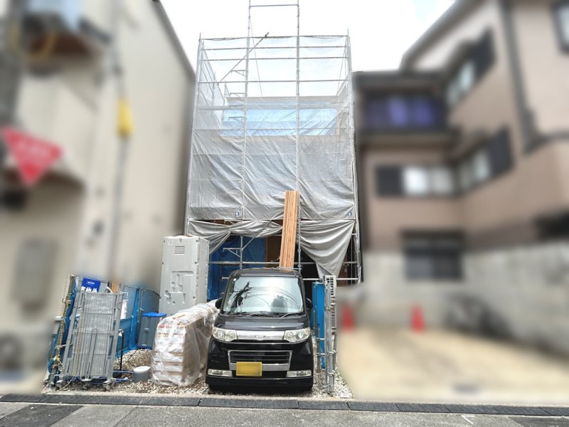 只今建築中！