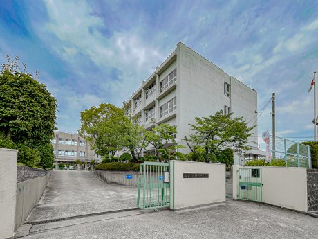市立樟葉中学校まで徒歩15分　約1100ｍ