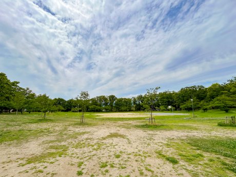楠葉東公園まで徒歩22分　約1500ｍ