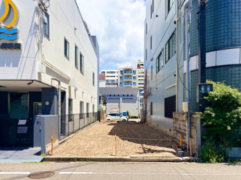 阪神西宮駅 徒歩5分。あなたのビジョンを描く40坪のキャンバス。建築条件なしのため、こだわりの店舗兼住宅を自由に設計可能です。（2026年6月）撮影