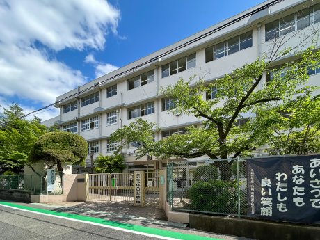 西宮市立浜脇中学校まで591m　徒歩8分