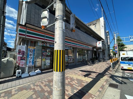 セブンイレブン 京都上七軒店　徒歩3分　170ｍ