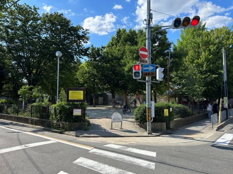 翔鸞公園　徒歩1分　50ｍ