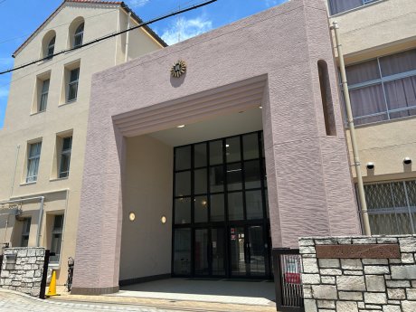 西須磨小学校まで徒歩9分（720ｍ）