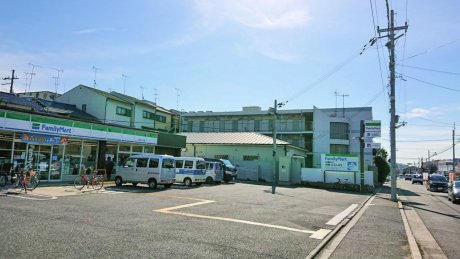 ファミリーマート京都御前太子道店まで300m