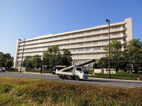 京都市立病院　徒歩7分　(550ｍ)