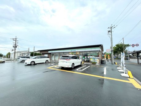 ファミリーマート　洛西新林本通店　徒歩4分(320ｍ)