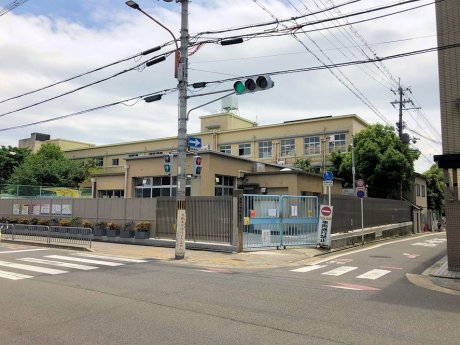 京都市立正親小学校まで450m