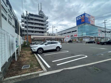 セブンイレブン高槻富田丘町店　徒歩4分　250ｍ