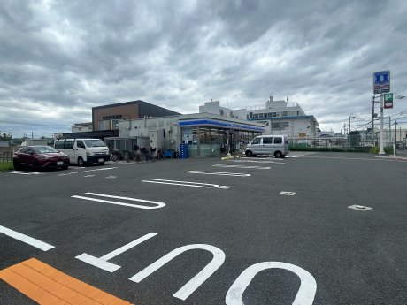 ローソン高槻赤大路町店　徒歩5分　400ｍ