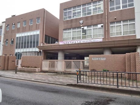 京都市立藤森中学校まで1100m