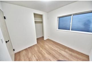 居室（3階43帖）たっぷり収納スペースもあるコンパクトながら使いやすいお部屋。