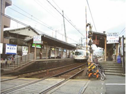 叡山電鉄　一乗寺駅　徒歩4分（320ｍ）　ここは一乗寺と呼ばれる京都で1番のラーメン激戦区です。駅を降りて5分ほど歩くとラーメン街道が並んでいます。