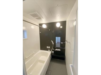浴室（Housetec）上質で快適な装備に包まれたバスルーム。お手入れしやすさ、使いやすさを備えています（写真は２号地）