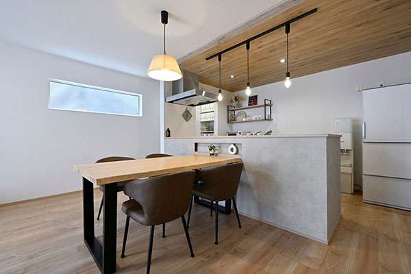 ハイサイドウインドウ