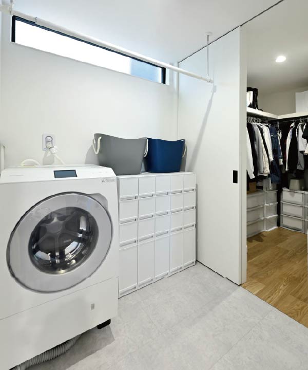 POWDER ROOM & LAUNDRY ROOM