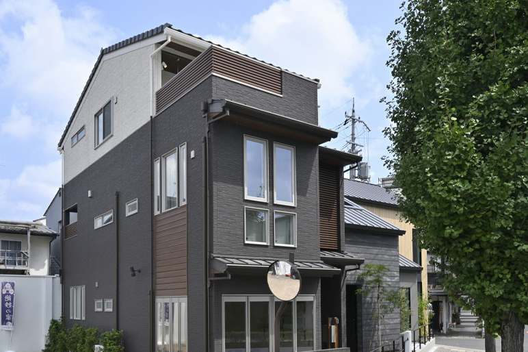 今出川ファミリーハウスの外観