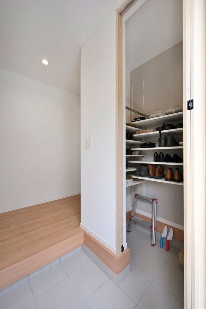 シューズクローゼットの施工事例 28 シューズクローゼットの施工事例