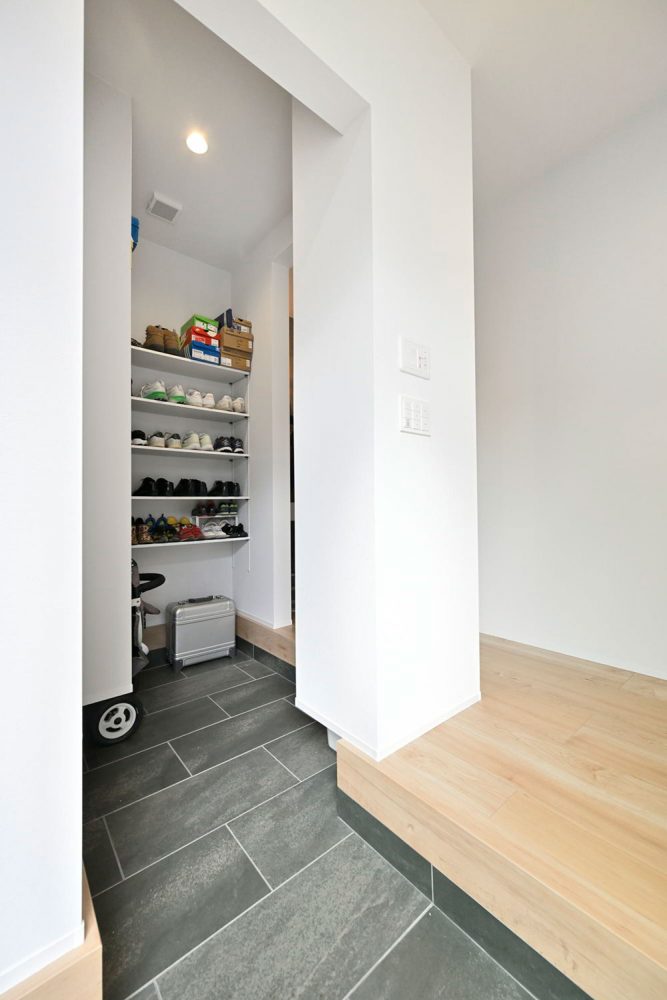 シューズクローゼットの施工事例 18 シューズクローゼットの施工事例