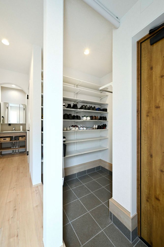 シューズクローゼットの施工事例 8 シューズクローゼットの施工事例