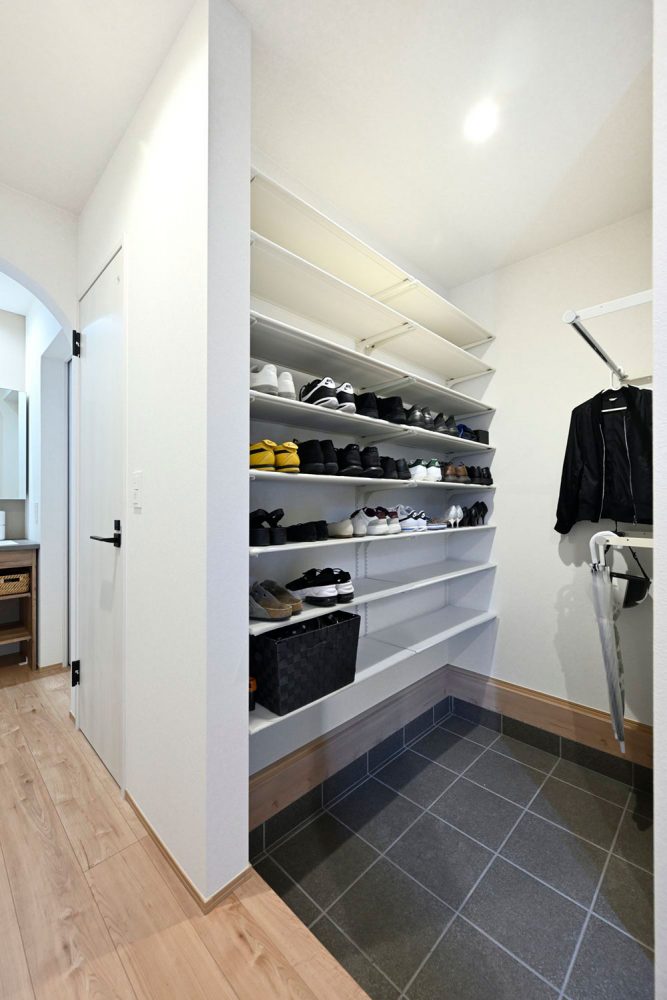 シューズクローゼットの施工事例 7 シューズクローゼットの施工事例