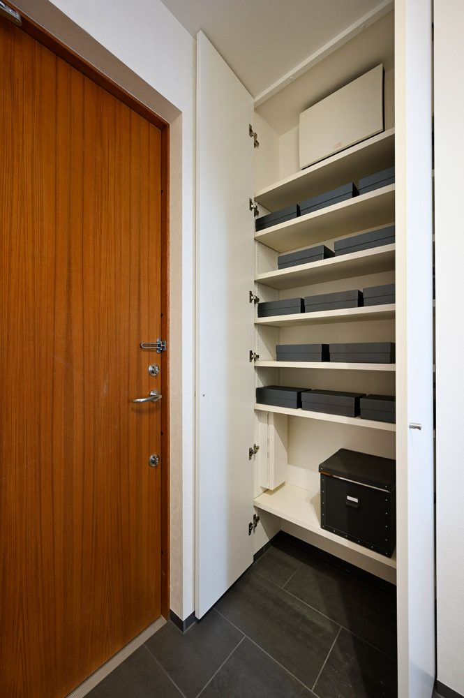 シューズクローゼットの施工事例 1 シューズクローゼットの施工事例