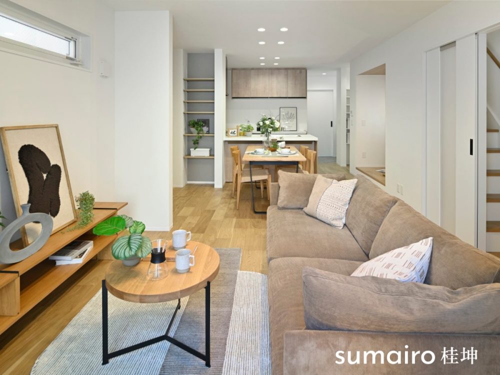 ゼロホームの分譲住宅「sumairo（住彩）桂坤町」のリビング画像